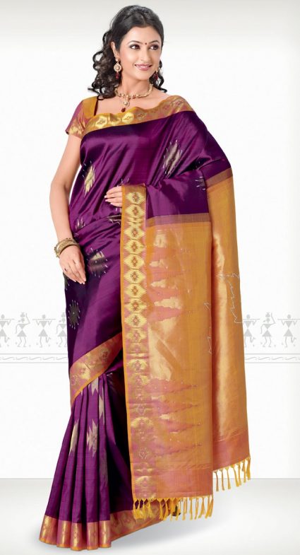 How to get the traditional Indian look in a saree